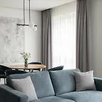 No. 2 Park Avenue Apartment *