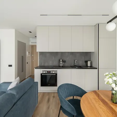 No. 2 Park Avenue Apartment *